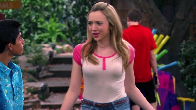 Bunkd_S01E18_Love_is_for_the_birds_16-22-15_warpednapalm.jpg