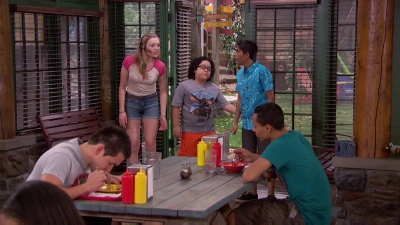 Bunkd_S01E18_Love_is_for_the_birds_16-24-25_warpednapalm.jpg