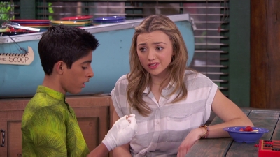 Bunkd_S01E18_Love_is_for_the_birds_16-32-11_warpednapalm.jpg