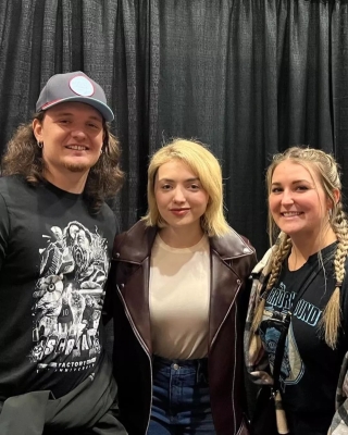 Photo_shared_by_Peyton_List_Fan_Page_21_on_March_252C_2023_tagging__peytonlist__May_be_an_image_of_3_people2C_people_standing_and_indoor_.jpg