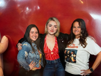Photo_shared_by_cool2bjules_on_March_262C_2023_tagging__peytonlist__May_be_an_image_of_2_people_and_people_standing_.jpg