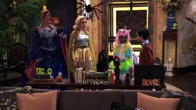napalmcapperJessie_S04E18_The_Ghostess_With_the_Mostest5B22-48-055D.jpg
