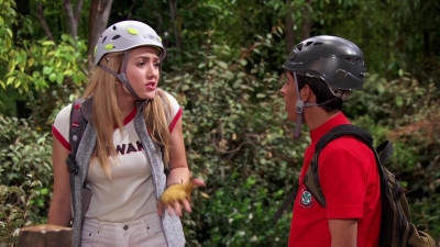 warpednapalmcapsBunkd_S02E06_Luke_Out_Below__23-28-24_warpednapalmcaps.jpg