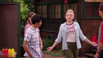 warpednapalmcapsBunkd_S02E07_Camp_Kiki-slasher_22-24-49_warpednapalmcaps.jpg